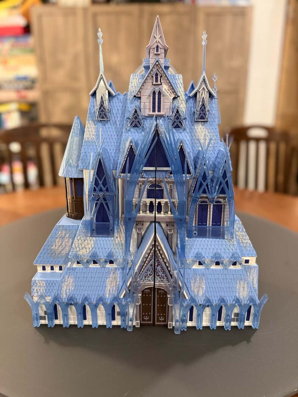 Disney Frozen 2 Ultimate Arendelle Castle Playset with Lights and Accessories